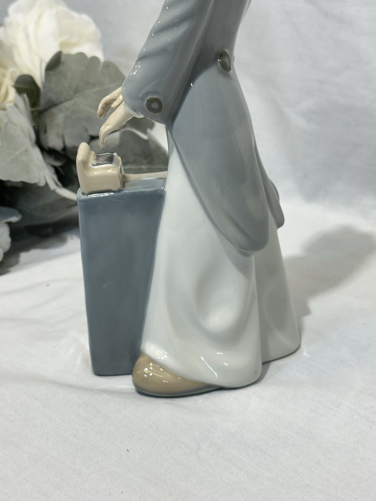 Casades Porcelain Clown Figurine w/Domino & Piano 10 1/2” Made In Spain