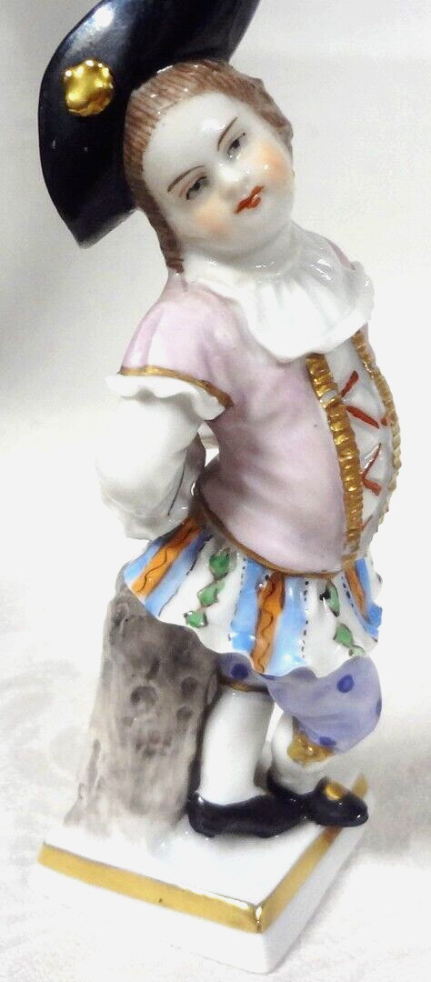 Antique SITZENDORF Germany COLONIAL BOY – 4 1/4″ – PORCELAIN FIGURINE- SUPERIOR!