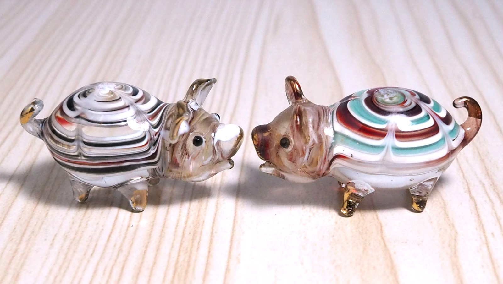 Pair of pig 2pcs figurine hand blown Art Glass gold trim 1.75 in GIFT decor