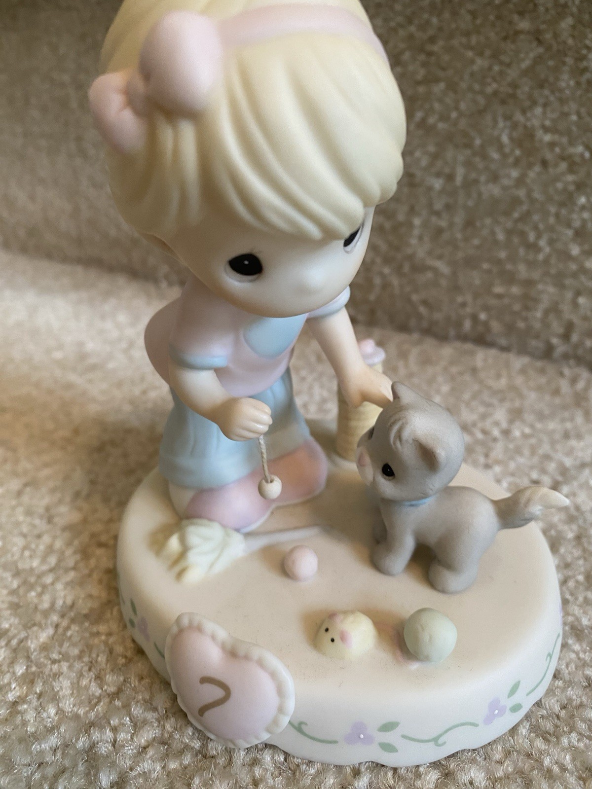 Precious Moments 2015 “Growing in Grace Age 7” Girl with Cat #154034 FREE SHIP