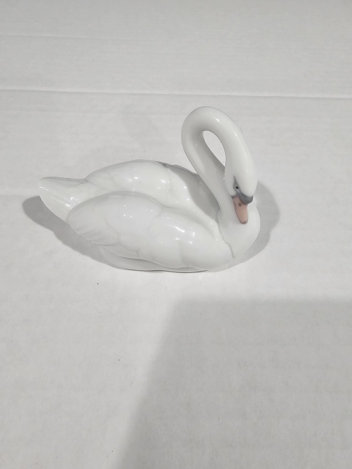 Vtg. Lladro Elegant Swimming Swan Figurine Collectible Brid Home Decor RARE