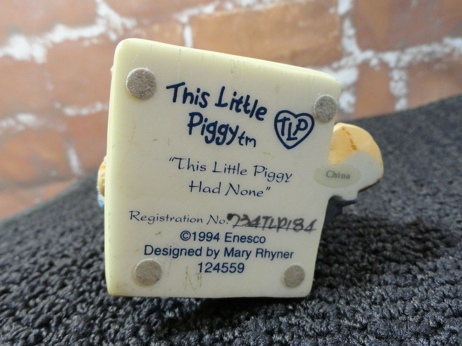 This Little Piggy Little Piggy Had NONE Scale 1994 edition by Enesco~~Cute