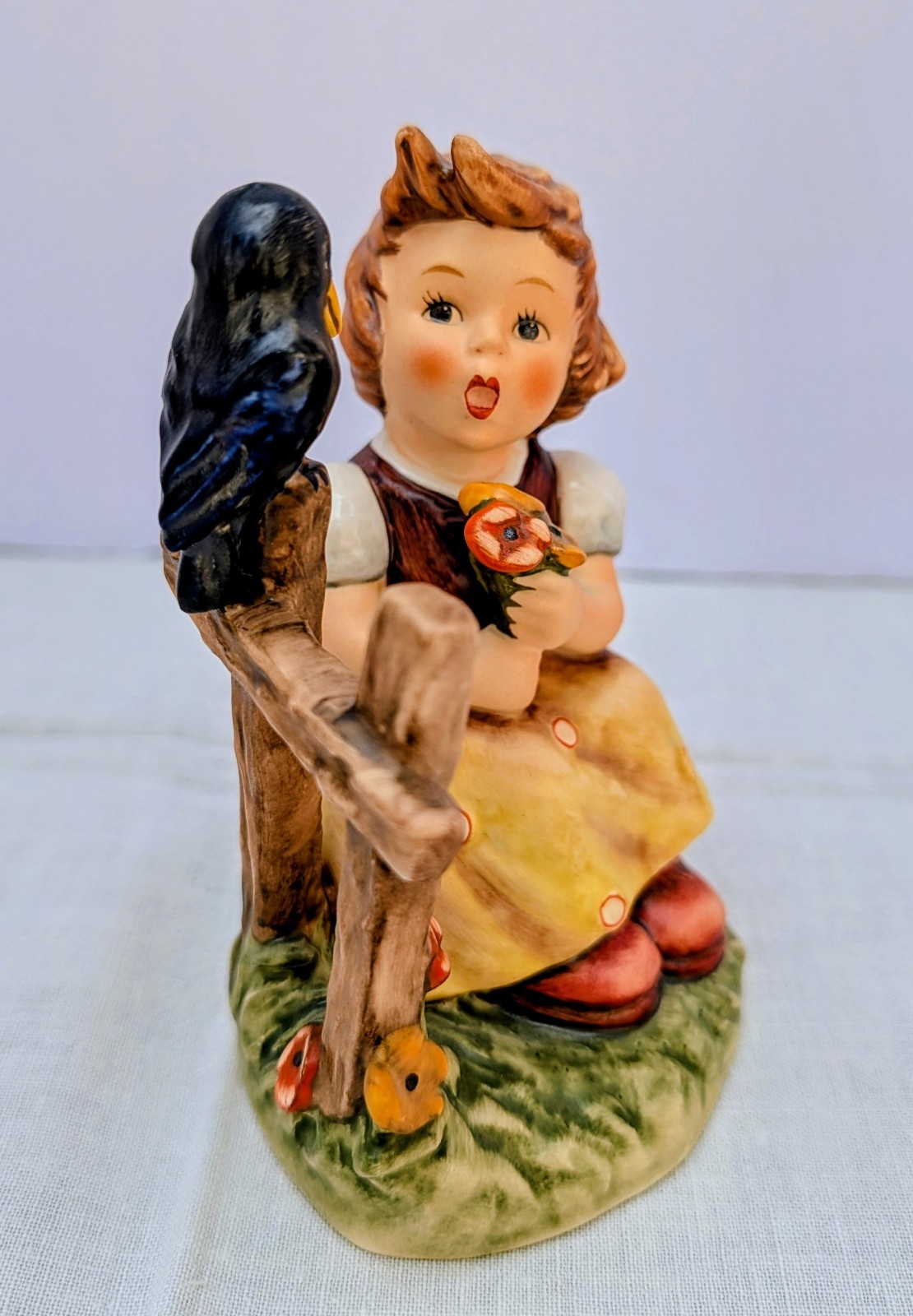 Goebel Hummel Figurine “Sing With Me” #405 original box – TMK-6
