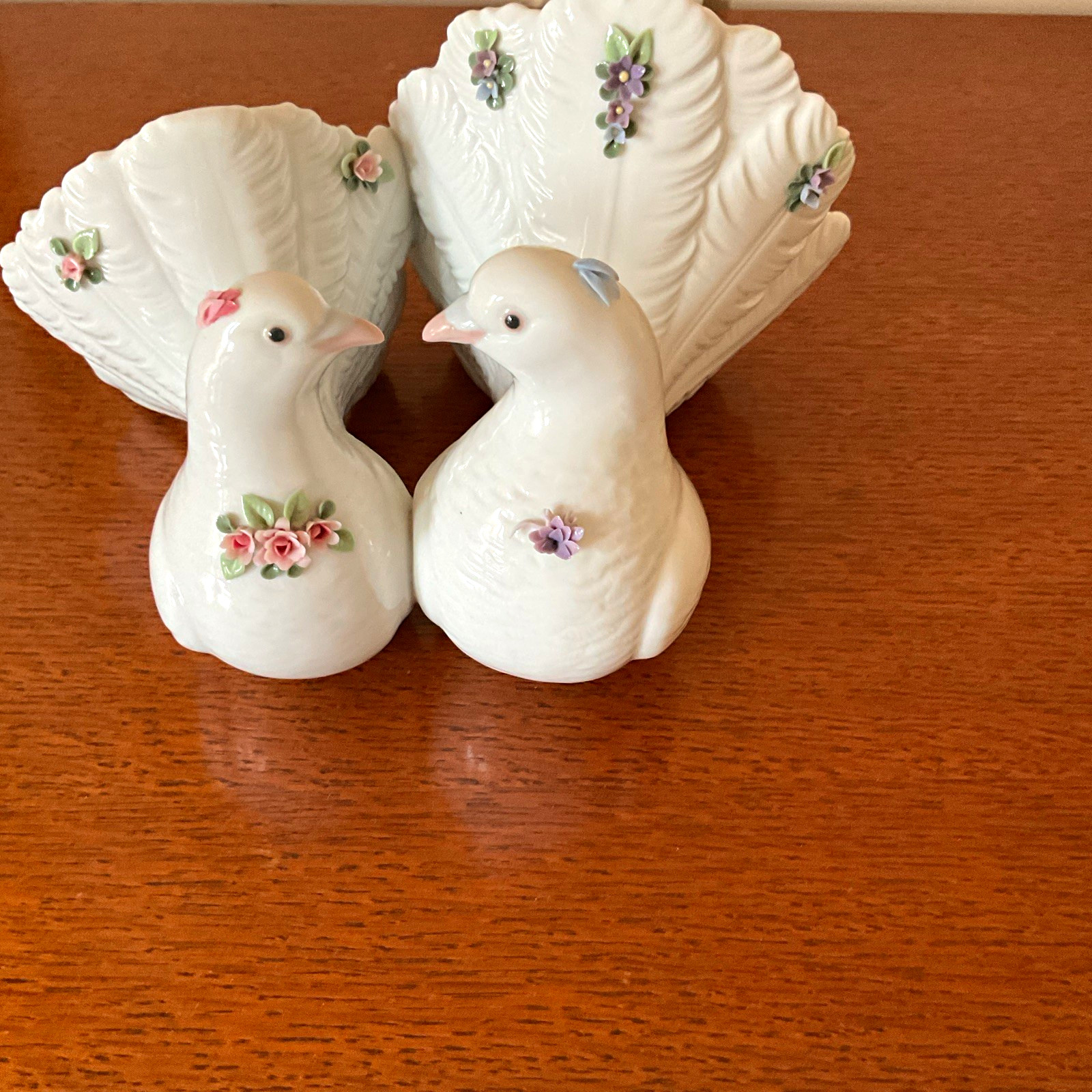 Lladró Porcelain White Dove Bird Figurines Pair (2) with Floral Accents