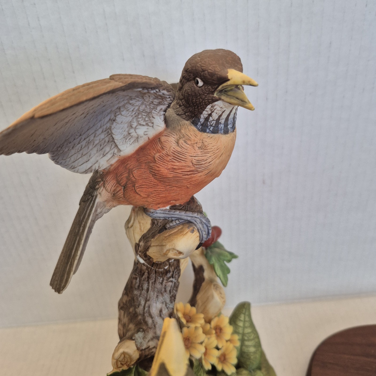 VTG Andrea By Sadek Group Of Robin Porcelain Bird Figurine Wood Base And Tag