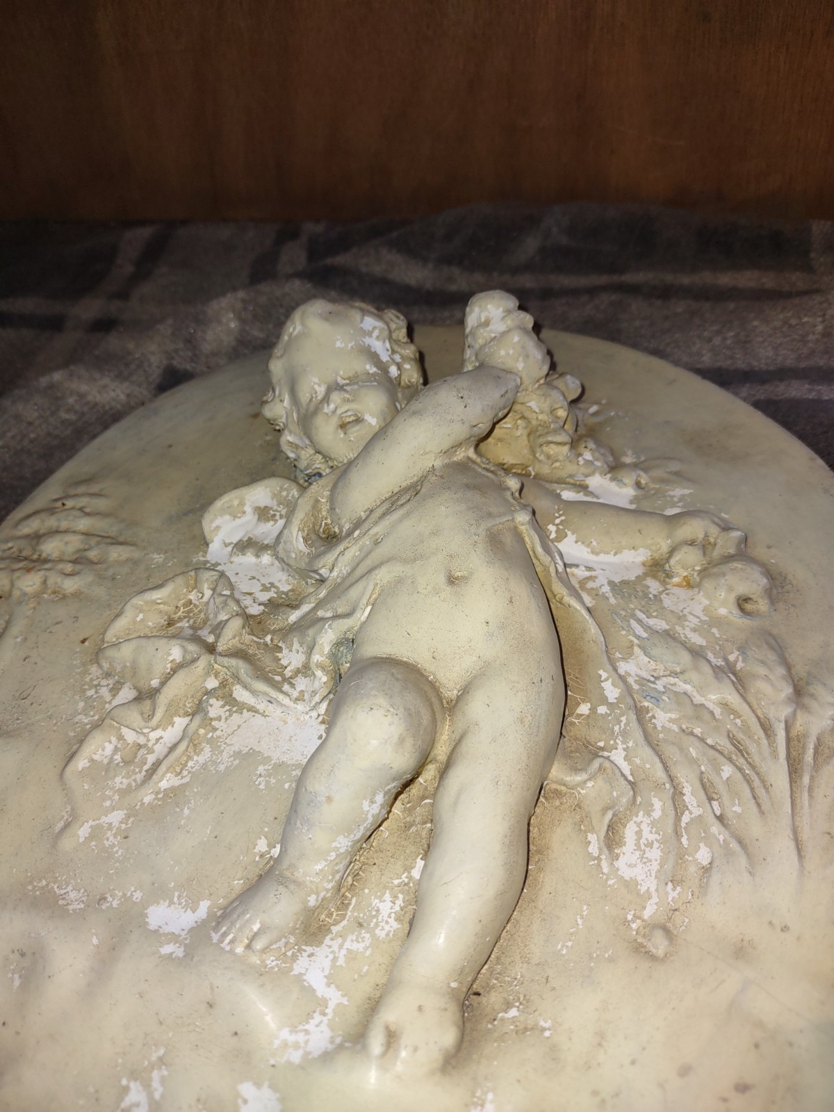 vintage Oval plaster Cherub plaque/ sculpture