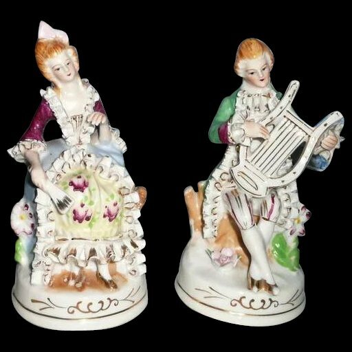 Vintage Louis XV Pair of Young Lovers figurines