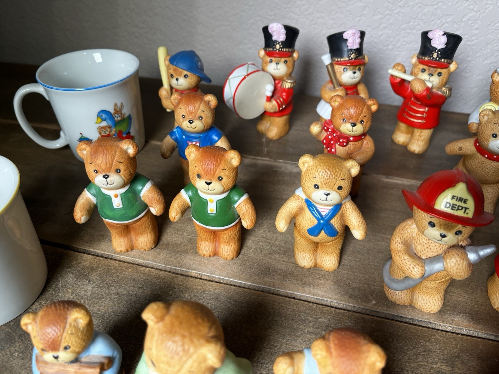 Lot of 41 Lucy and Me 1980s Enesco Bears Some Early Rigglets & 5 Mugs From 1979
