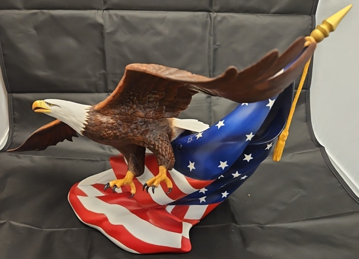 Franklin Mint PROMISE OF FREEDOM Sculpture Porcelain EAGLE W/ FLAG and BASE