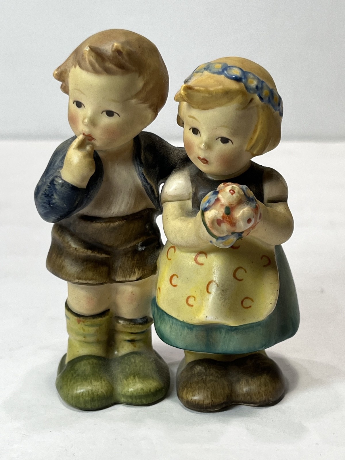 1950-1959 Goebel Hummel #214E We Congratulate 3½” Tall Boy & Girl Figurine