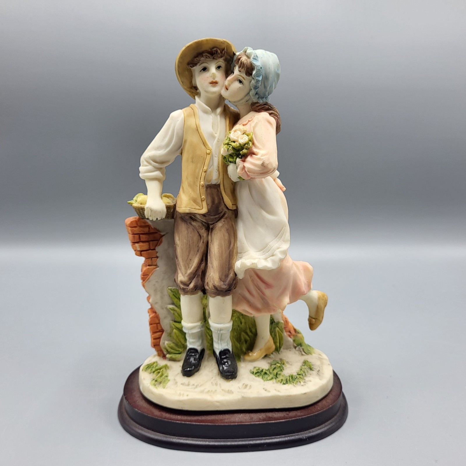 Vintage Spring Colonial Couple Romantic Figurine LaVie Style F110 Wooden Base