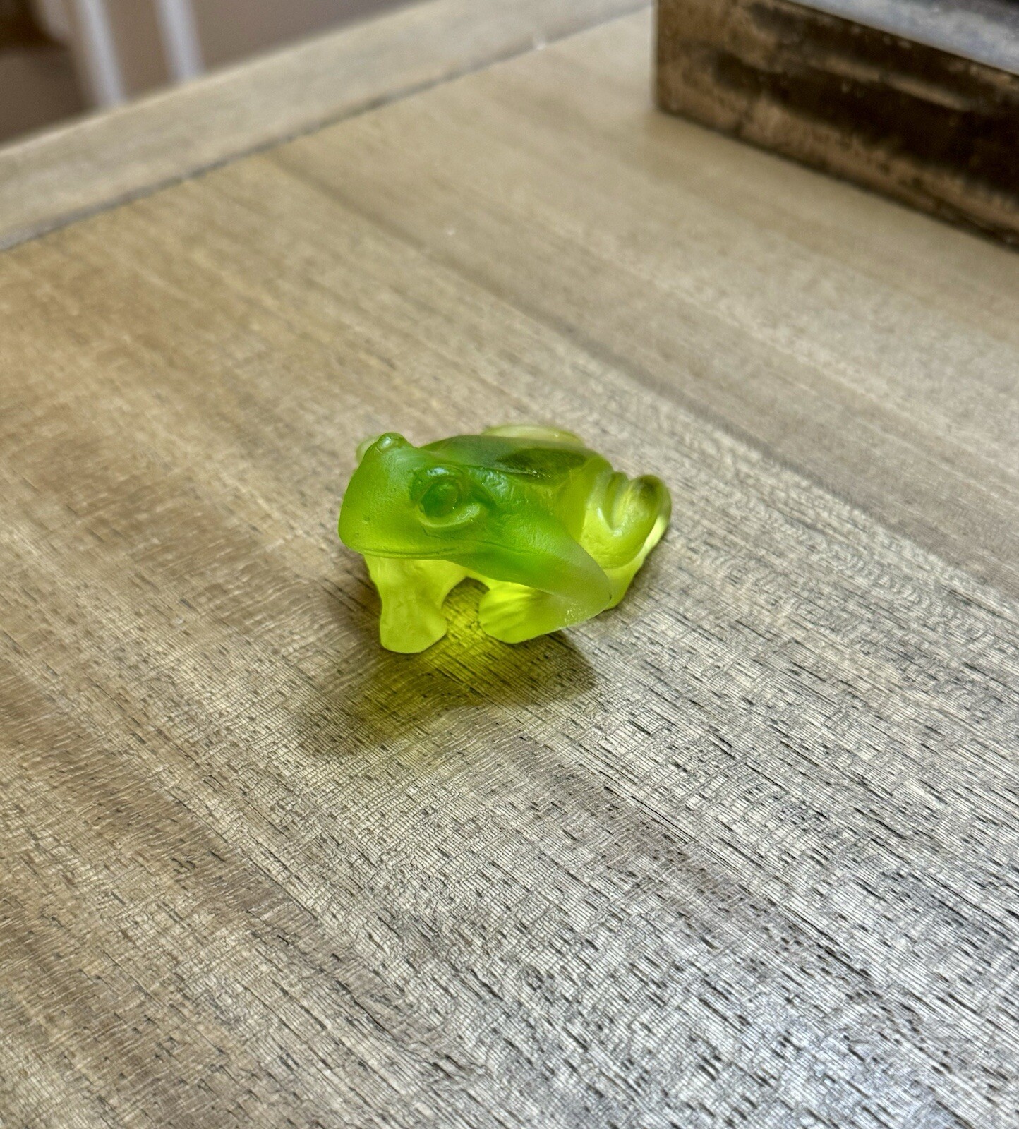 Daum France Tree Frog w/ Baby Frog Crystal Collectible Figurine Bright Green