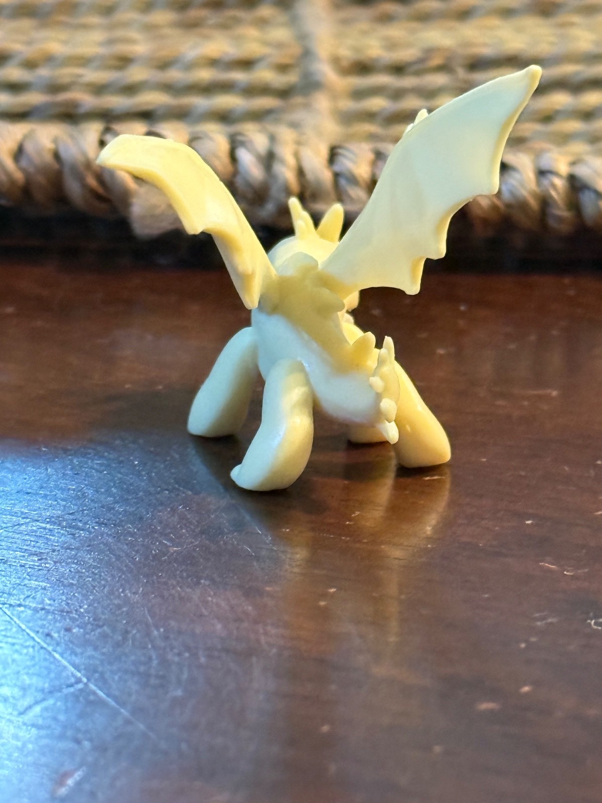 WHITE NIGHT TERROR SMIDVARG SpinMaster Mini Series 1 Dreamworks Dragons A3