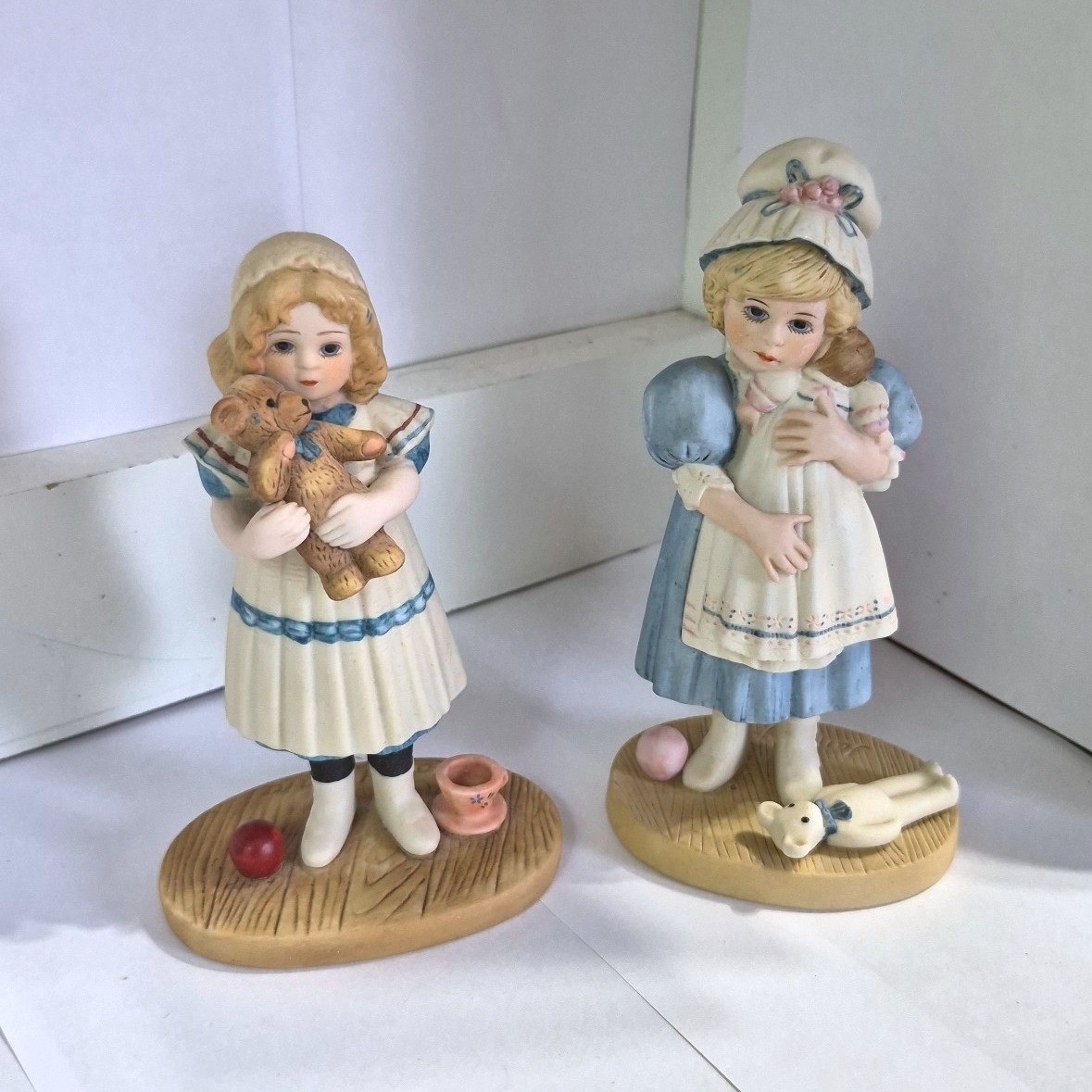 Jan Hagara Limited Edition Collectables – “Anne & Amy” Girls Baby Doll Cottage