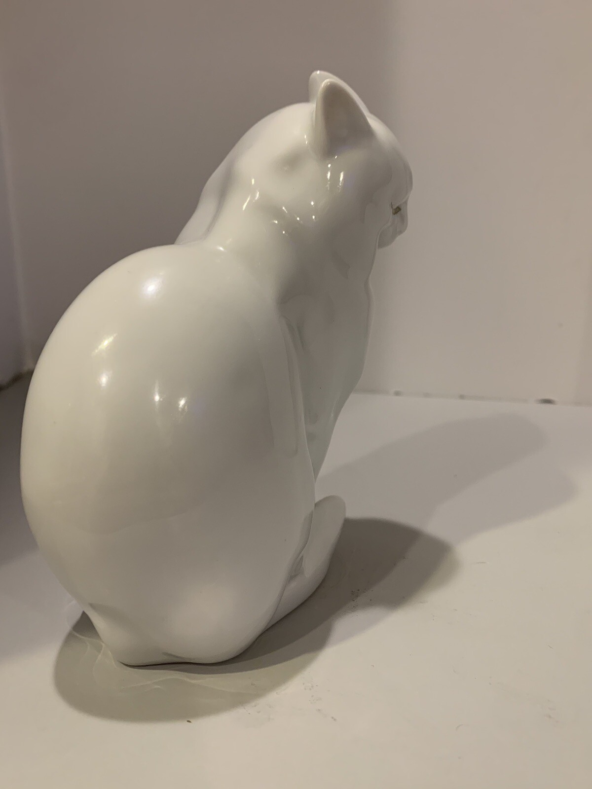 Herend Regal Sitting Cat Looking Right Natural White Persian Porcelain Cat