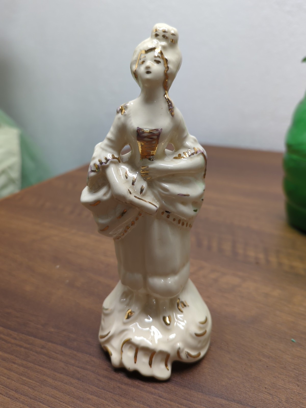 Vintage Brinnco Old World French Lady Porcelain Figurine