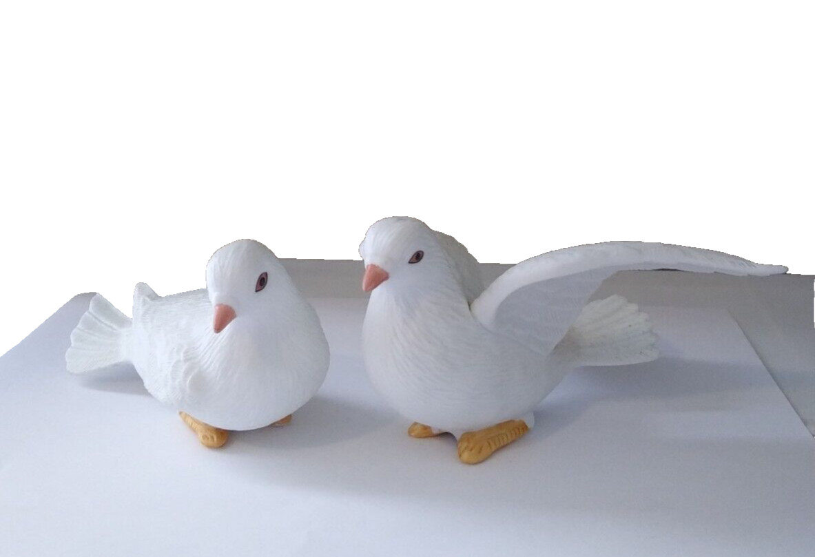 VTG SET OF (2) PIECE (LOVE DOVES) PORCELAIN #88560 (1) SITTING & (1) FLYING