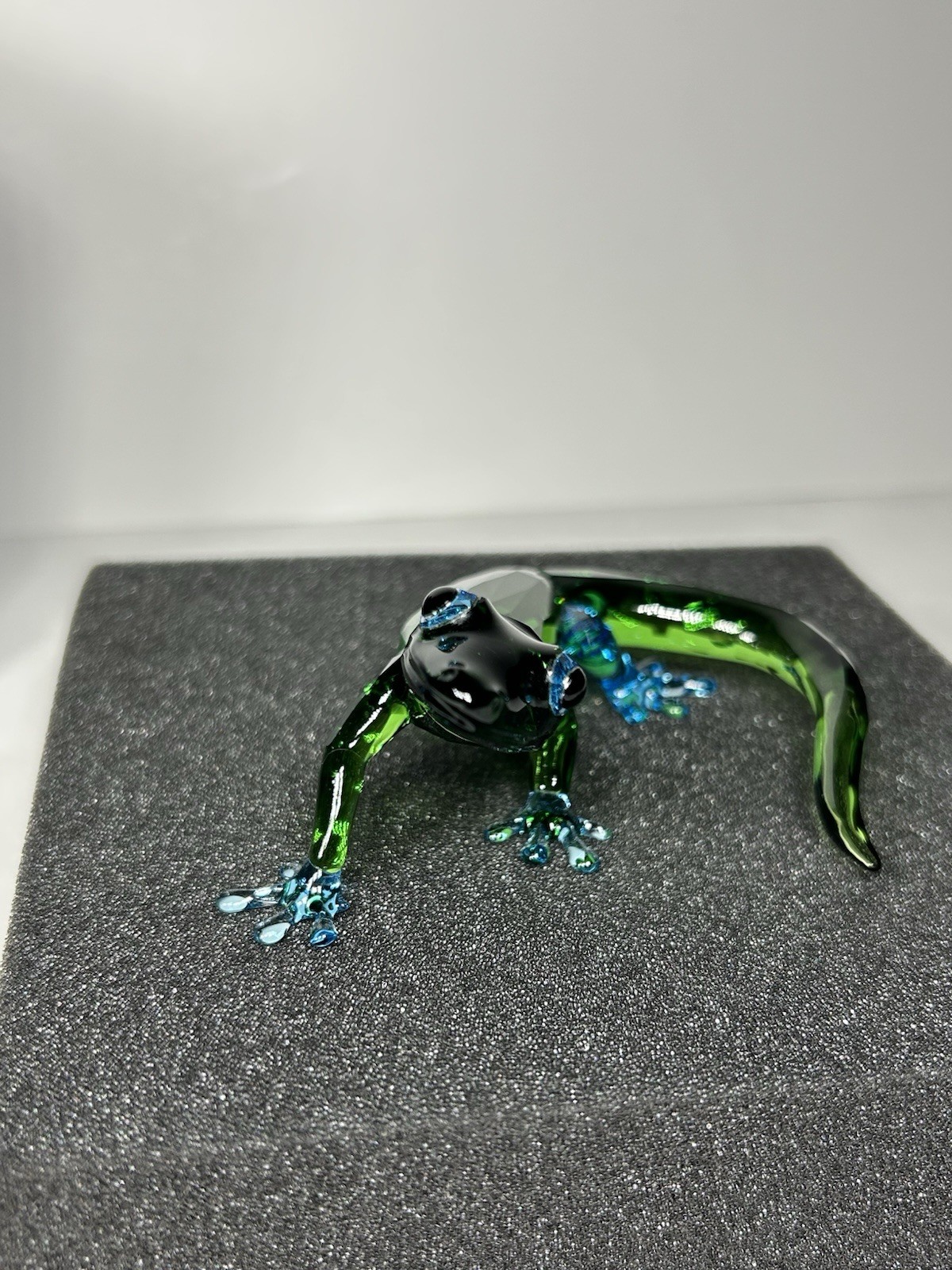 NIB Swarovski Gecko Lizard Nature Inspired Bright Green Crystal Figurine 5275511