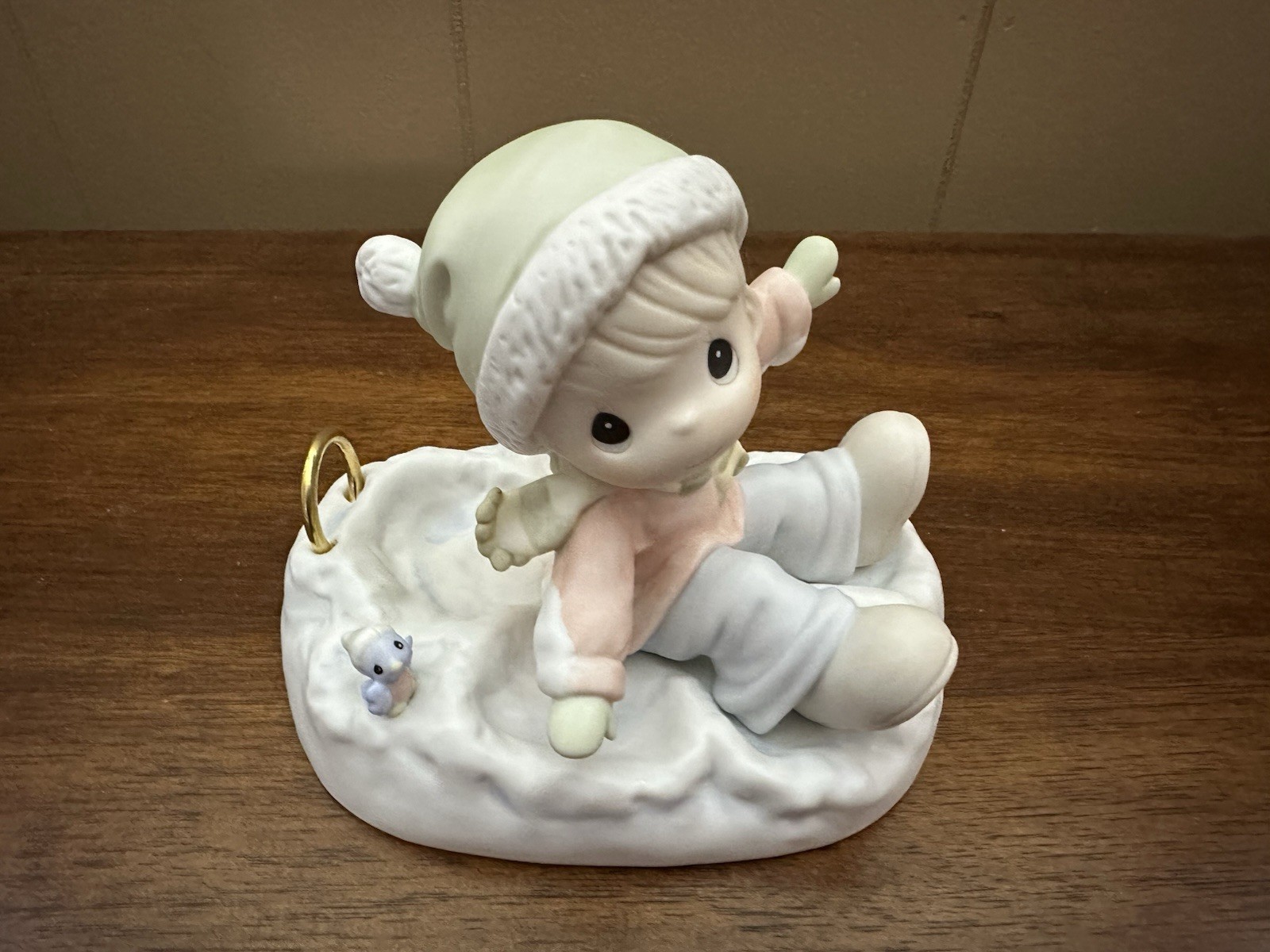 Precious Moments “Angels On Earth” Vintage 1996 Figurine #183776 NIB
