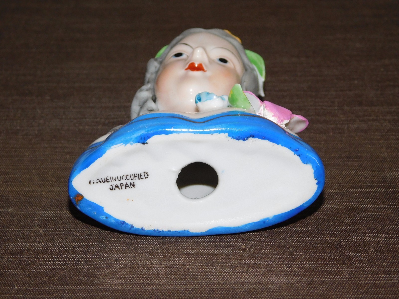 VINTAGE 5″ HIGH MADE IN OCCUPIED JAPAN WOMAN FLOWERS PORCELAIN FIGURE