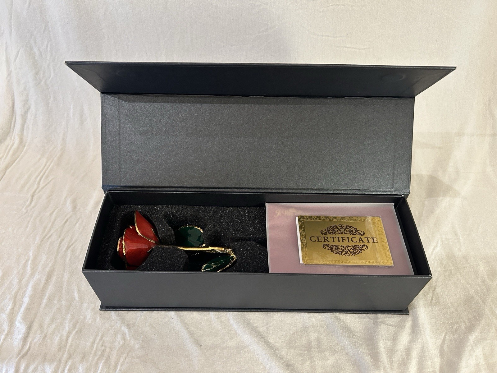 Ji Wei Rose 24 Karat Gold Dipped Metal Figurine Red Gold Boxed with Certificate