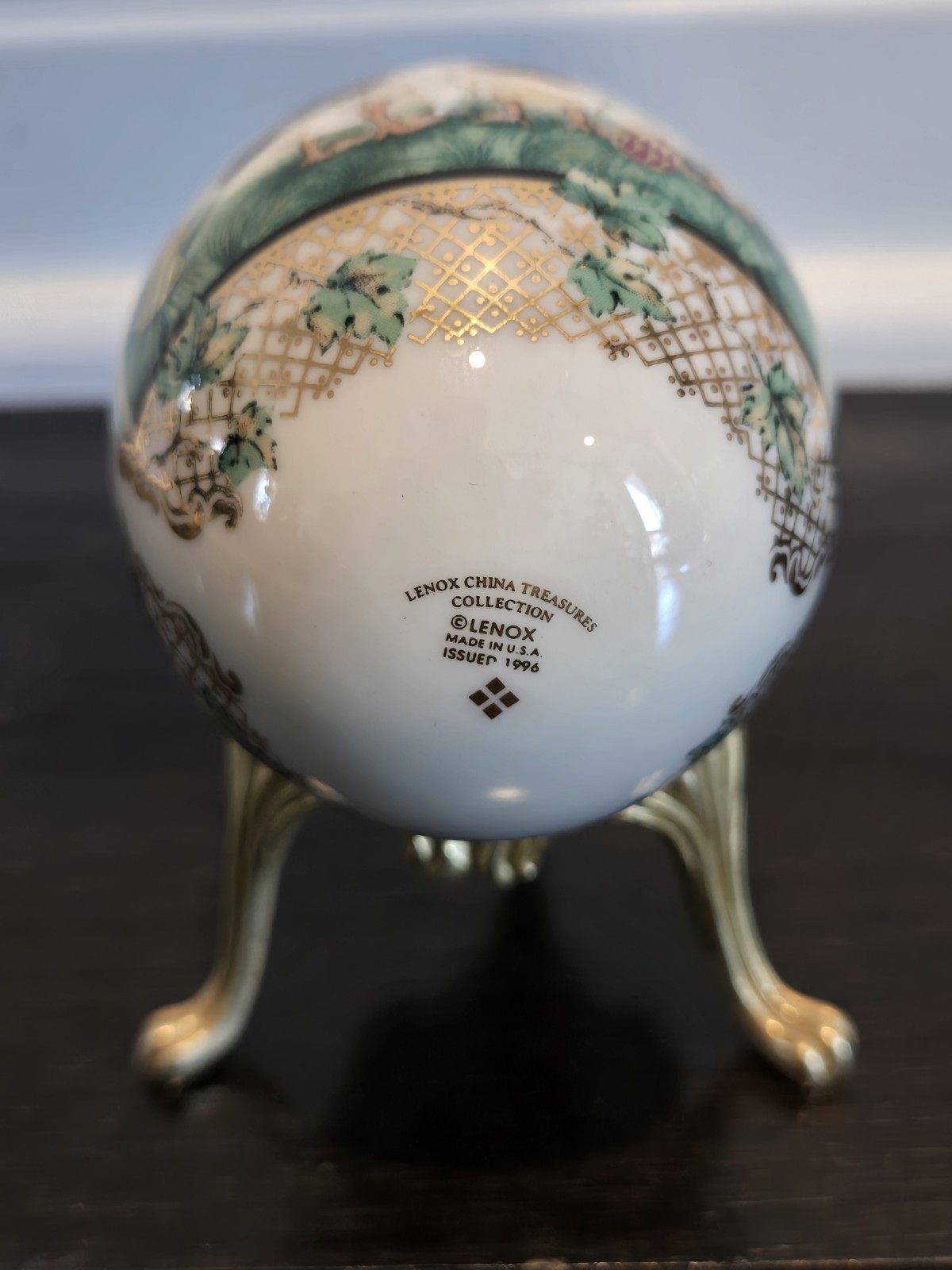 Lenox~China Treasures Collection~Goose Egg ~Brass Stand ~USA Made 1996 Easter