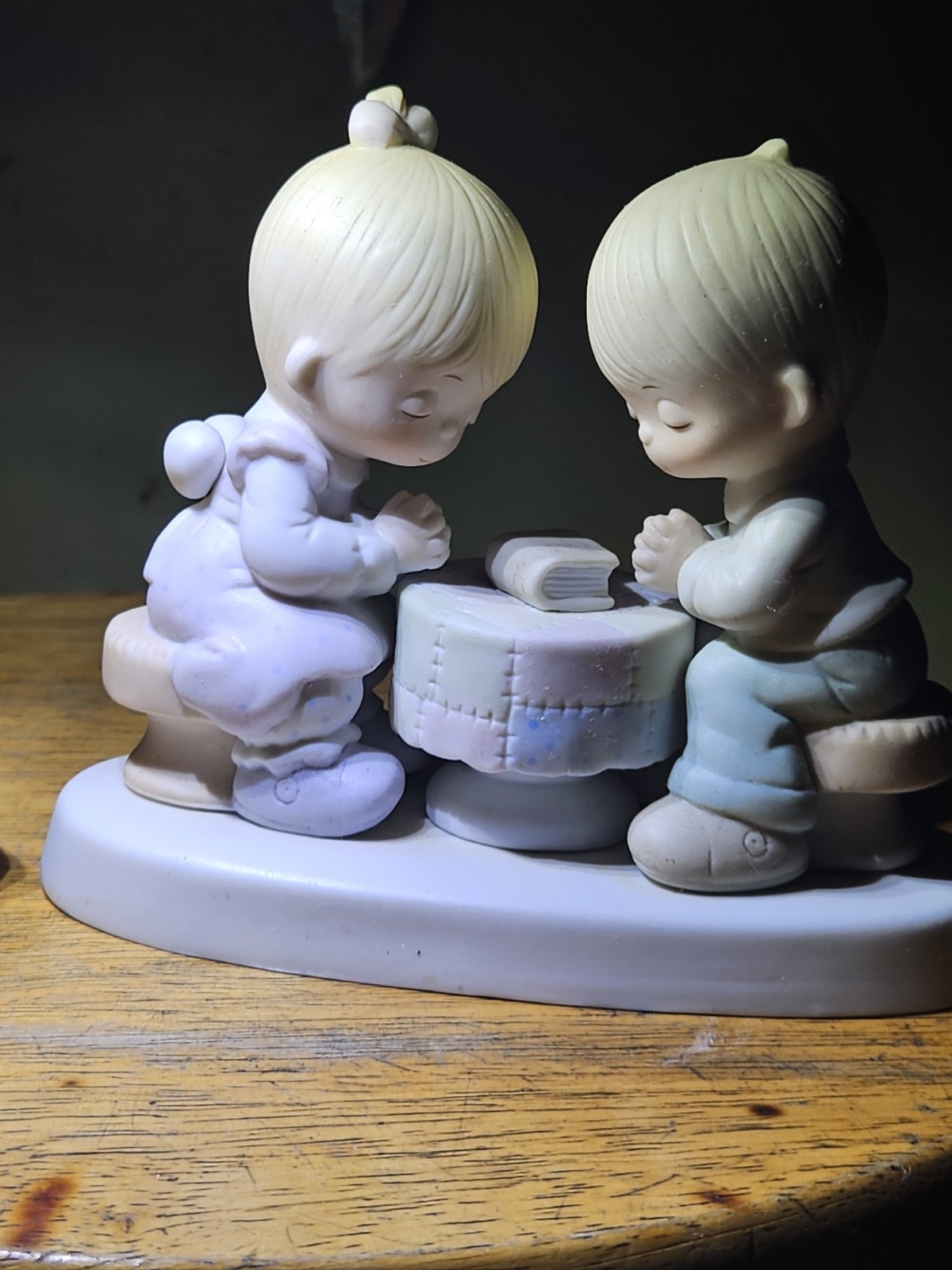Vintage 1980 Enesco Precious Moments “Prayer Changes Things” E-5214