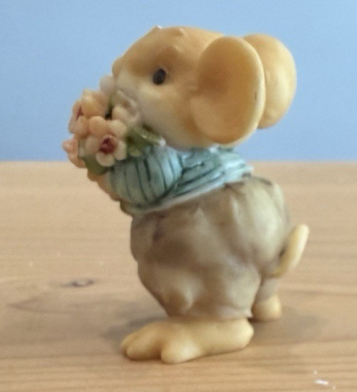Vintage Ganz? Little Mouse With Bouquet of Flowers Unmarked