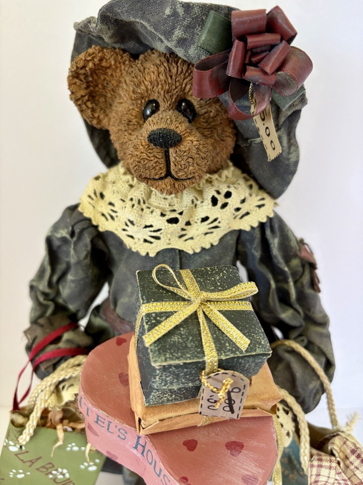 Boyds Bears Grace Crumpleton Shopping Bear 11.5” In Box Resin Fabric 73100V Cute