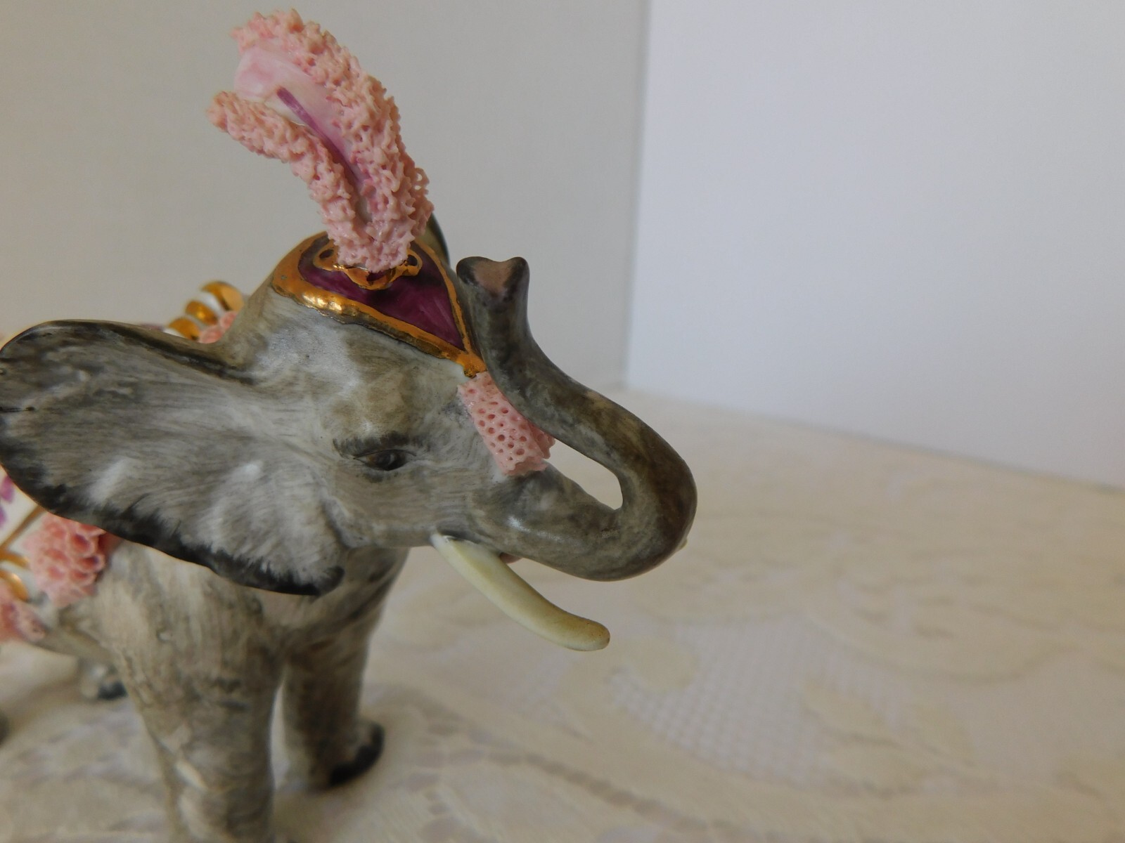 MULLER VOLKSTEDT IRISH DRESDEN FIGURE PORCELAIN LACE – CIRCUS ELEPHANT +BLANKET