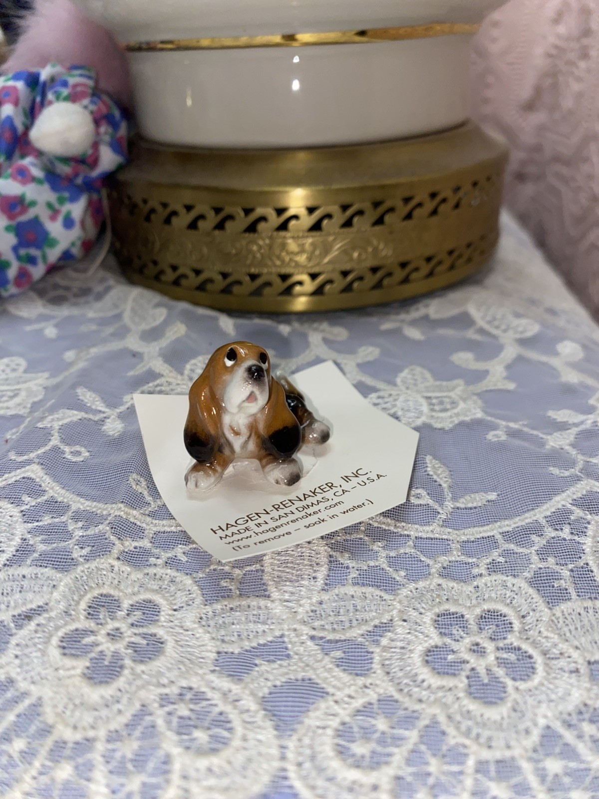 Hagen Renaker Bassett Hound Pup excellent condition ceramic animal original card