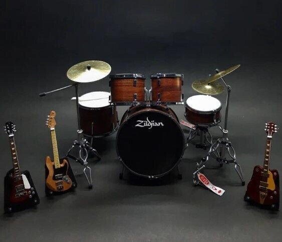 New Miniature Drum Brown Rock + 3 Guitars Musical Instruments Display Gift 1/6
