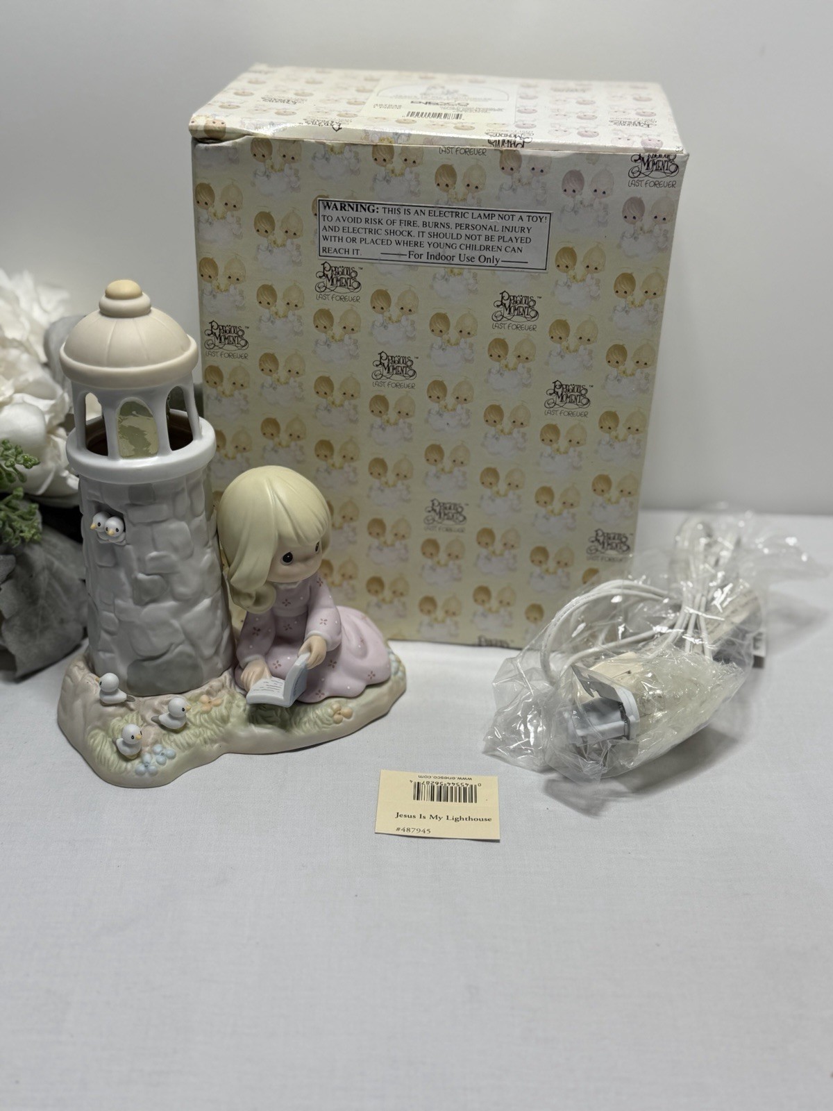 Precious Moments “JESUS IS MY LIGHTHOUSE” #487945 -1998, Lights Up Original Box