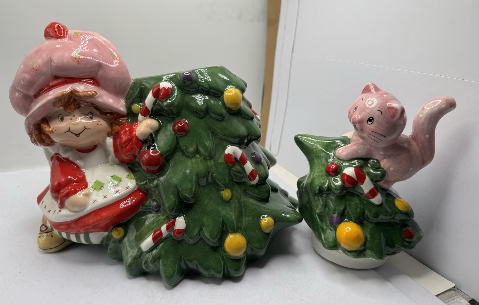 Blue Sky Clayworks Strawberry Shortcake Christmas Cookie Jar NEW