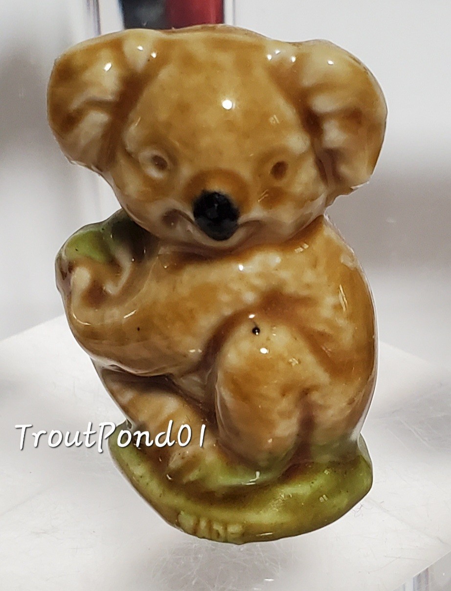 Wade Whimsies Koala Bear Porcelain Figurine #49 Set 10 1979 Honey w/ Black Nose