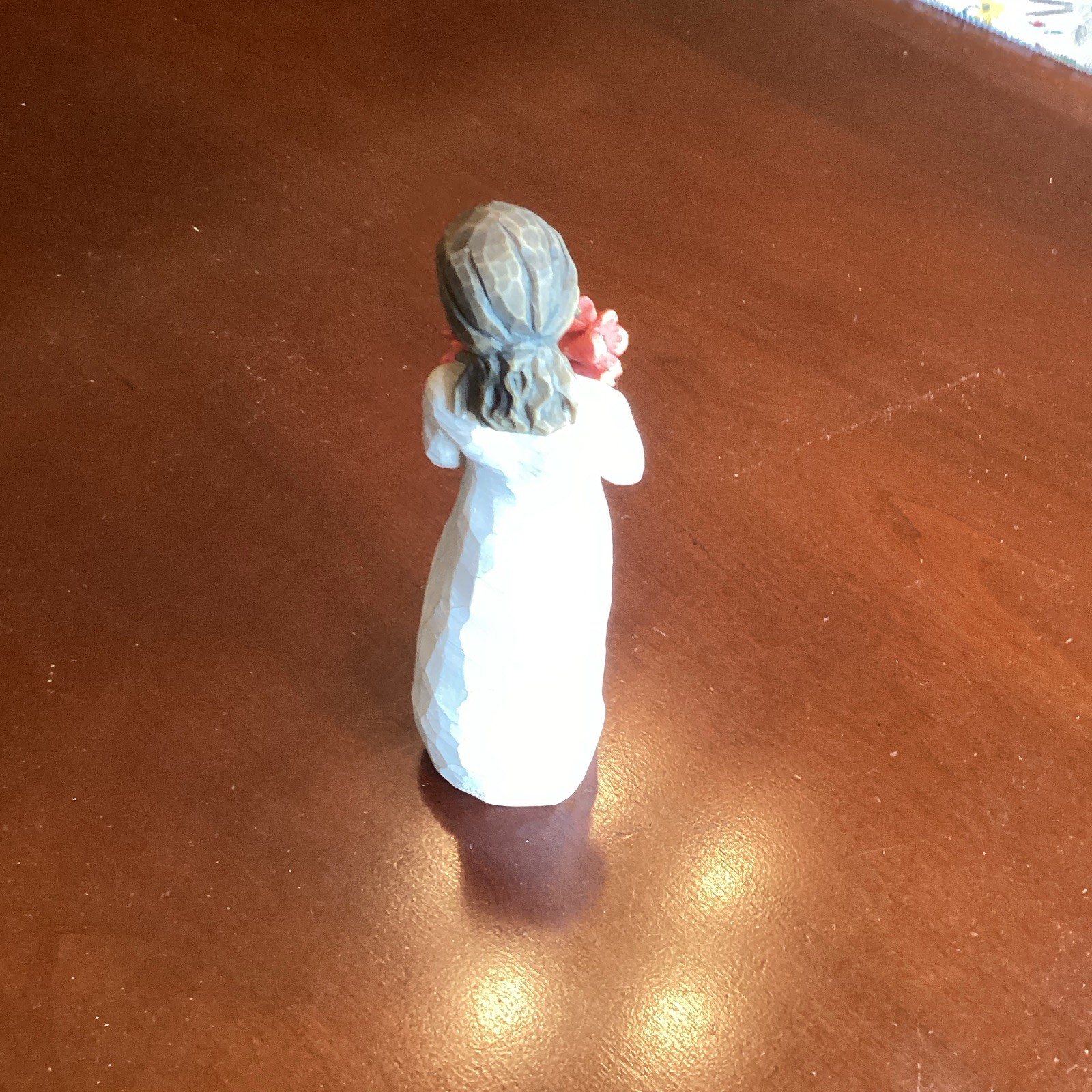 Willow Tree Surrounded by Love Susan Lordi Woman Figurine Hand Painted 2009