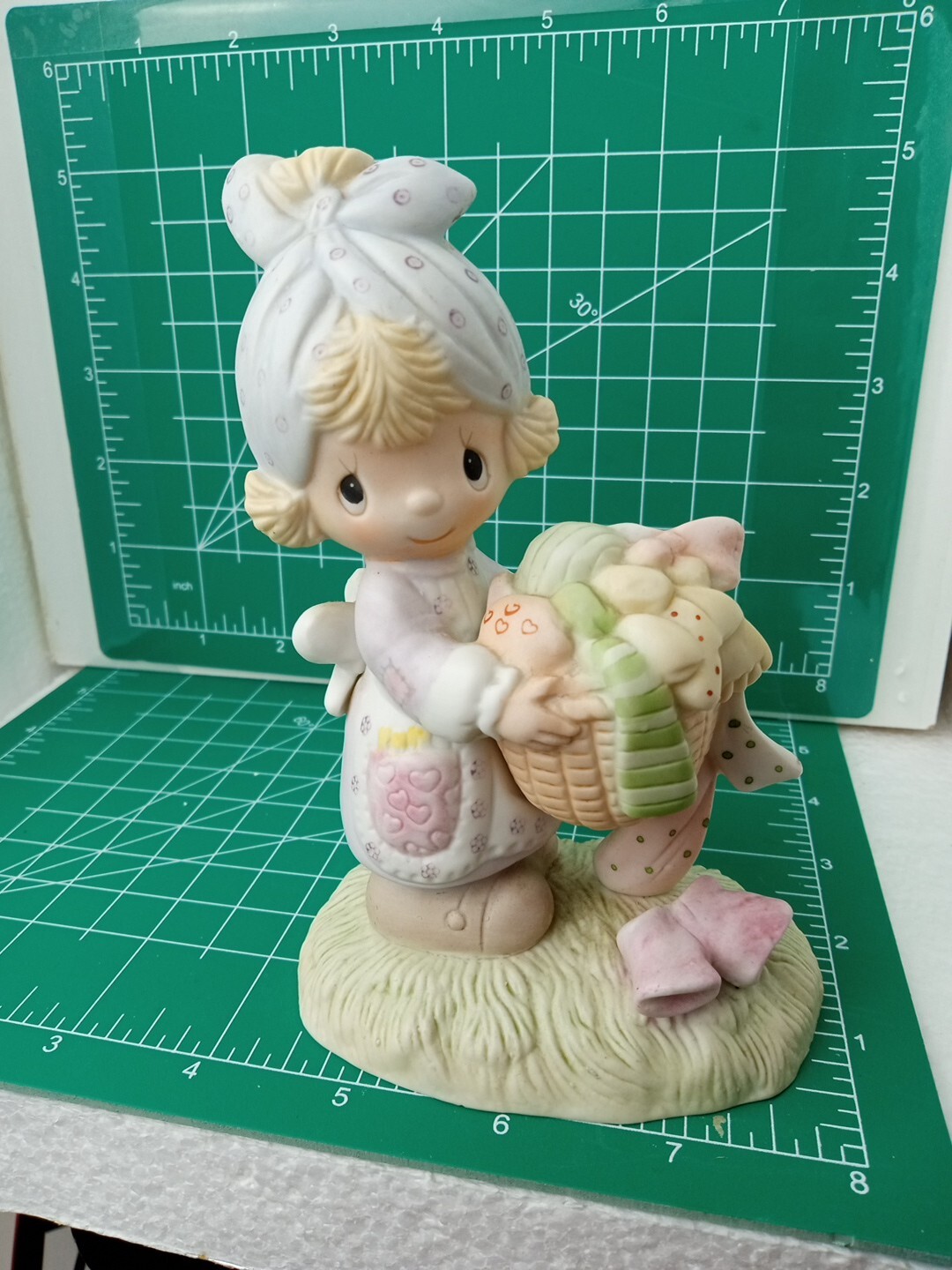 Precious Moments 1979 “BE NOT WEARY and WELL DOING” ,no mark…J&D