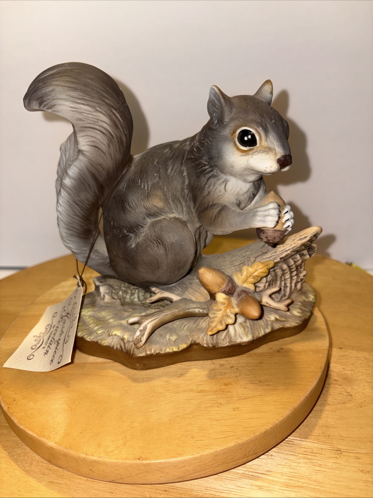 VtgHome Interiors Masterpiece Collection Retired Squirrel & Acorns Figurine 1982