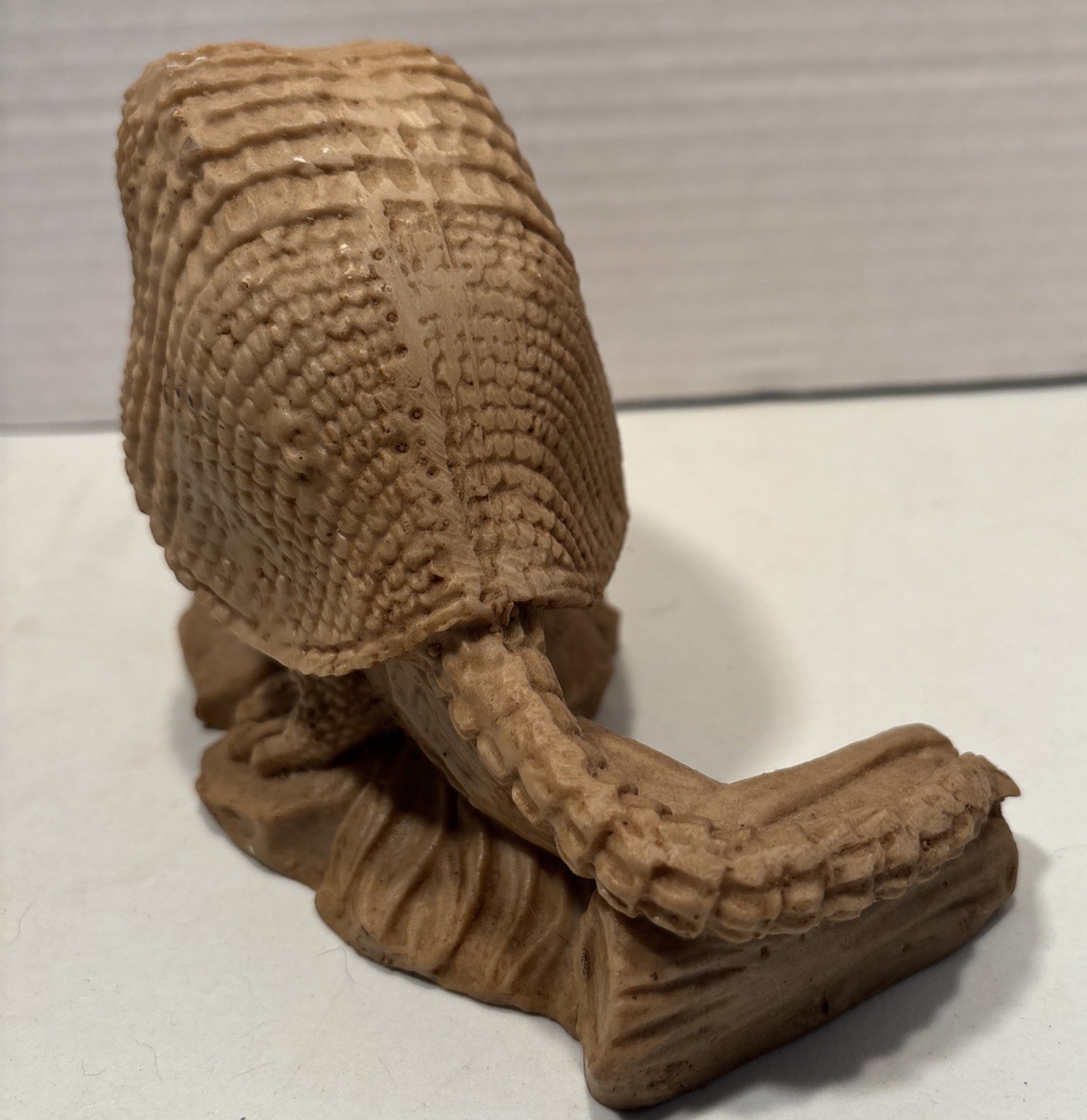 Armadillo Detailed Figurine Made In Mexico. (DA5)