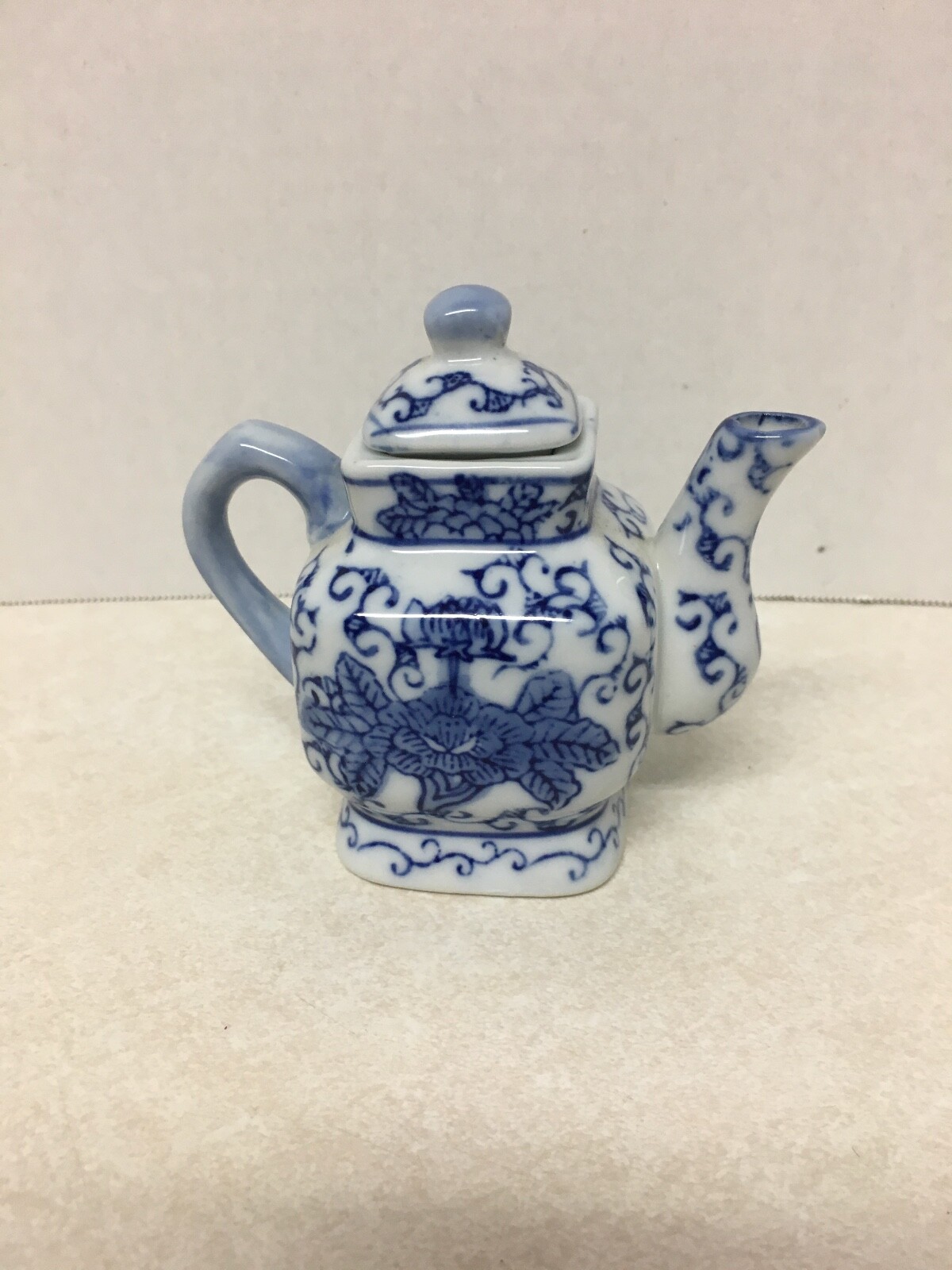 Set Of 2 Minitature Porcelian Oriental Teapots Blue Floral