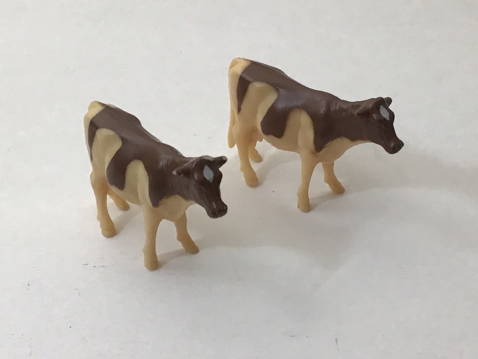 2Pcs PVC Farm Animal Figurines Toy Miniatures Realistic Cow 1″