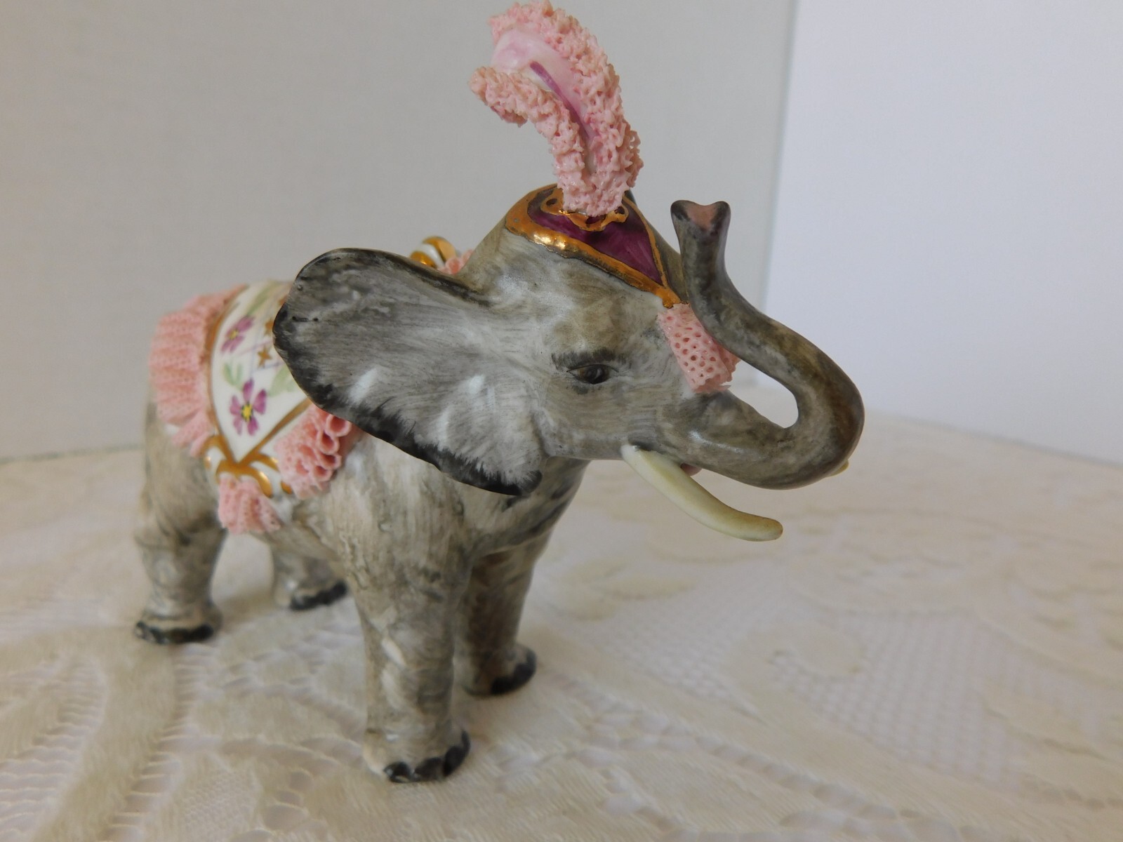 MULLER VOLKSTEDT IRISH DRESDEN FIGURE PORCELAIN LACE – CIRCUS ELEPHANT +BLANKET