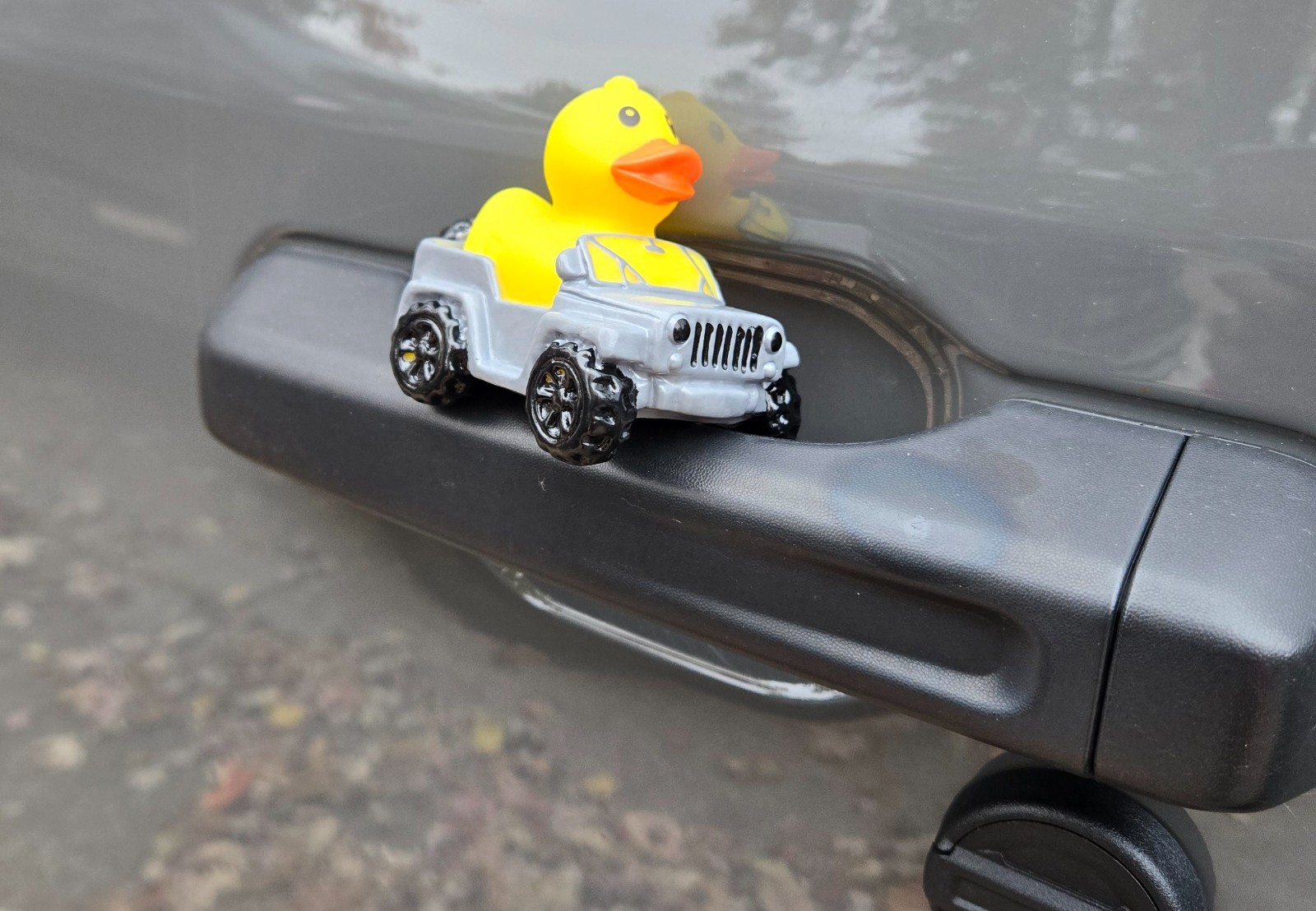 Gray 4×4 Rig!🚙 w/Rubber Duck driver , Duck toy, bath toy 🚙✌️