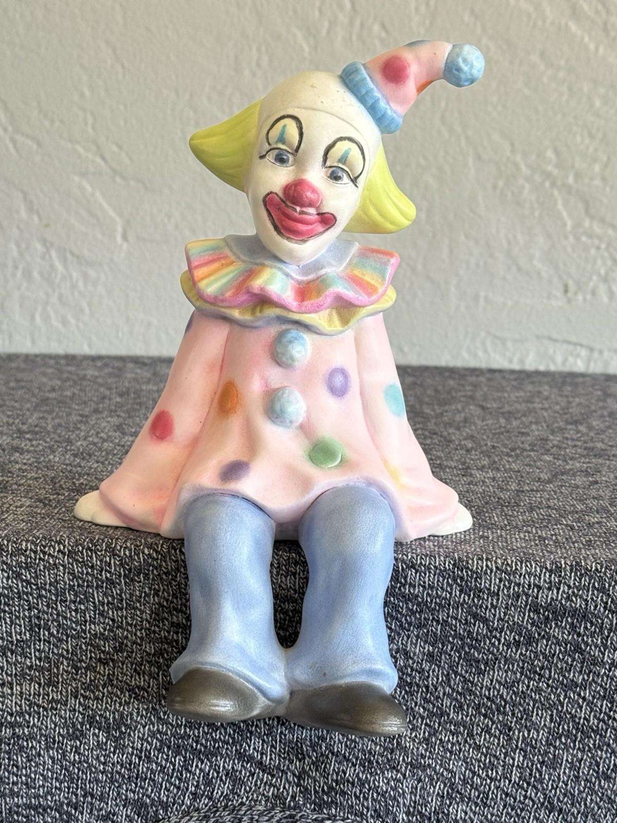 11″ Scioto 1984 Ceramic Hand Painted Clown Statue Sitting Shelf Sitter Signed