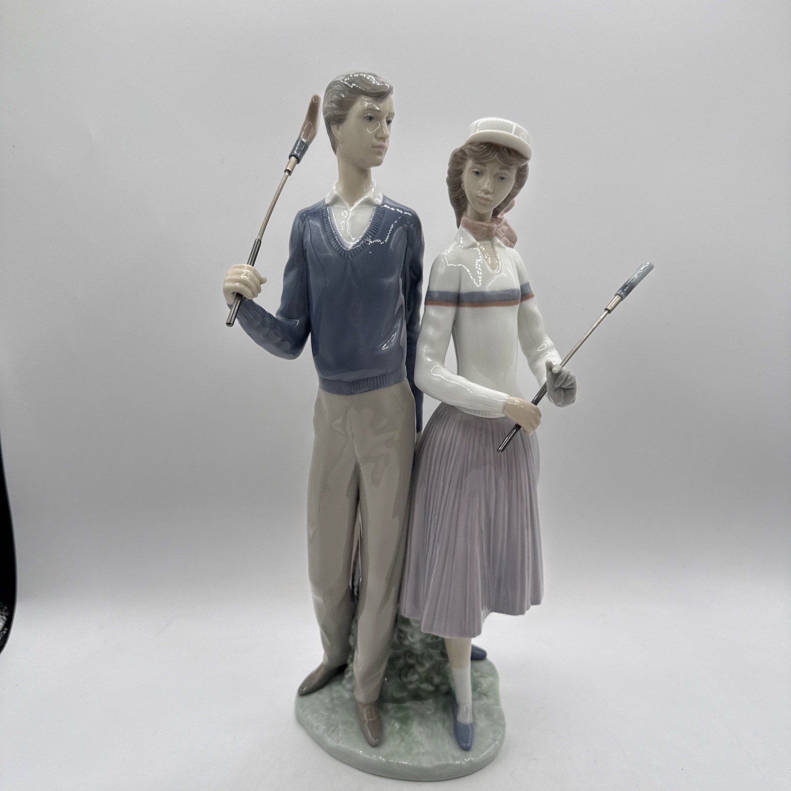 Lladro Golfing Couple w/ Golf Clubs #1453 Retired – Porcelain, Glossy Figurines