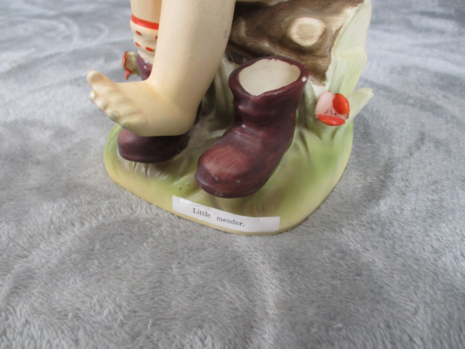 Erich Stauffer S8536 Little Mender Girl Darning Sock Porcelain Figurine Vintage