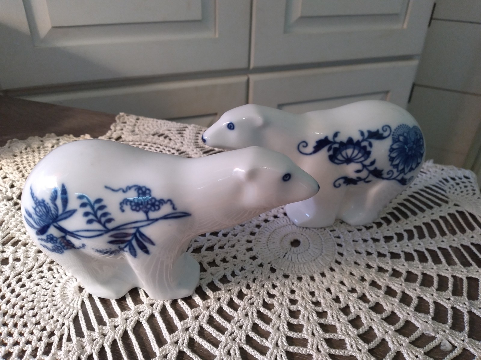 2 ORIGINAL BOHEMIA ZWIEBELMUSTER BLUE ONION PORCELAIN POLAR BEARS CZECH REPUBLIC