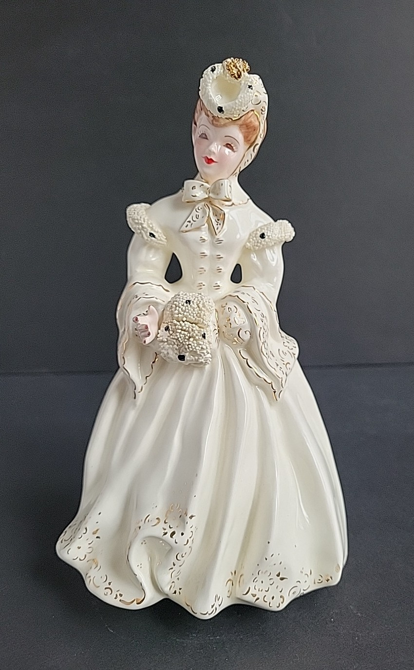 FLORENCE CERAMICS” Delia 8″ Tall Cream & Gold Semi Porcelain Pasadena California