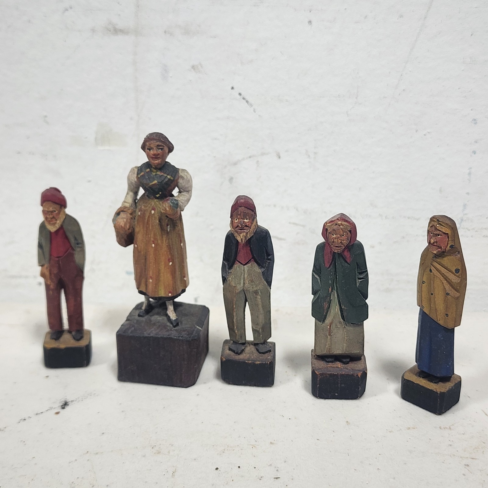 Vintage Lot 5 Hand Carved Wood Folk Art Figures Quebec Habitant Peasant Carving