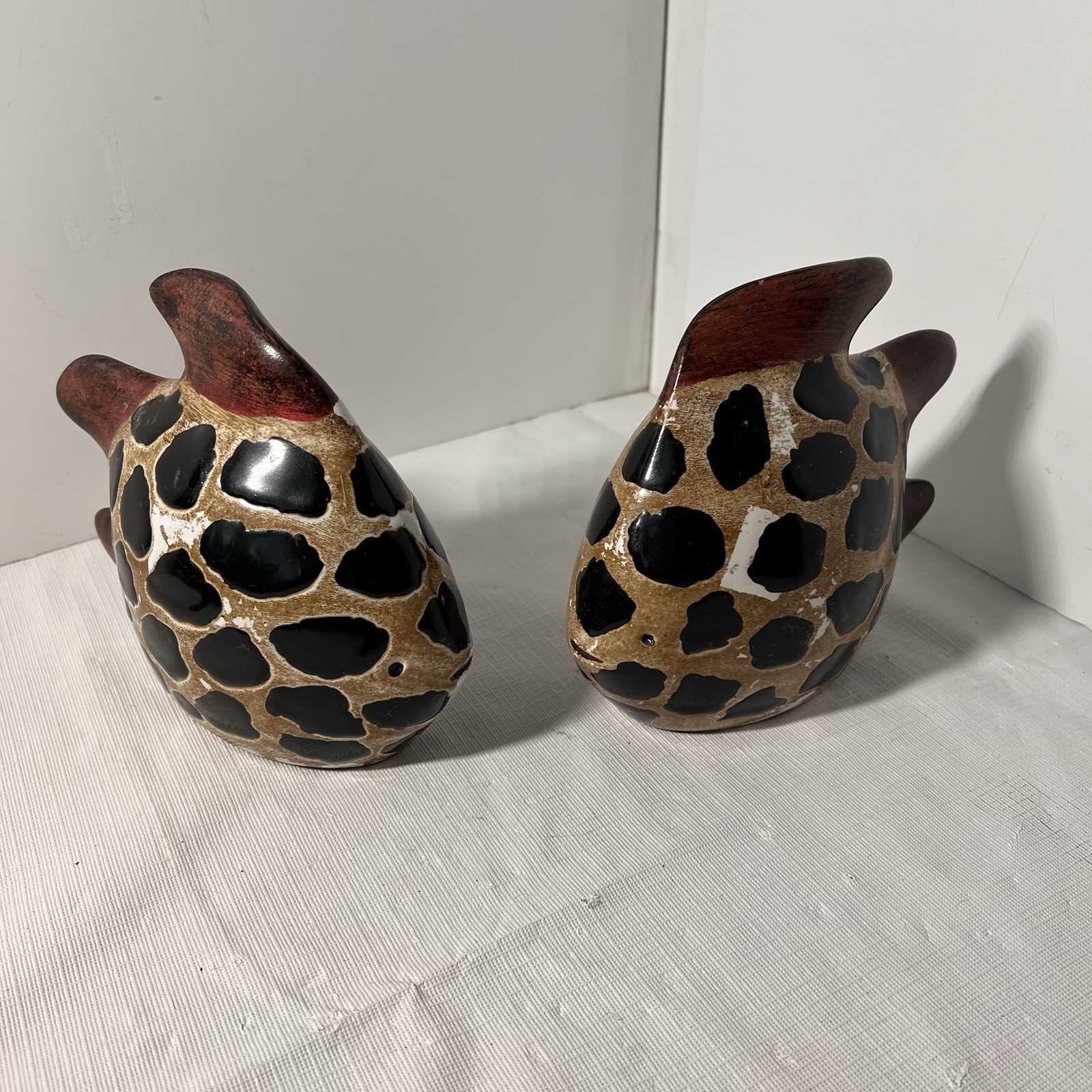 Hand painted ceramic fish Vintage figurines Leopard or giraffe spots Set Of 2